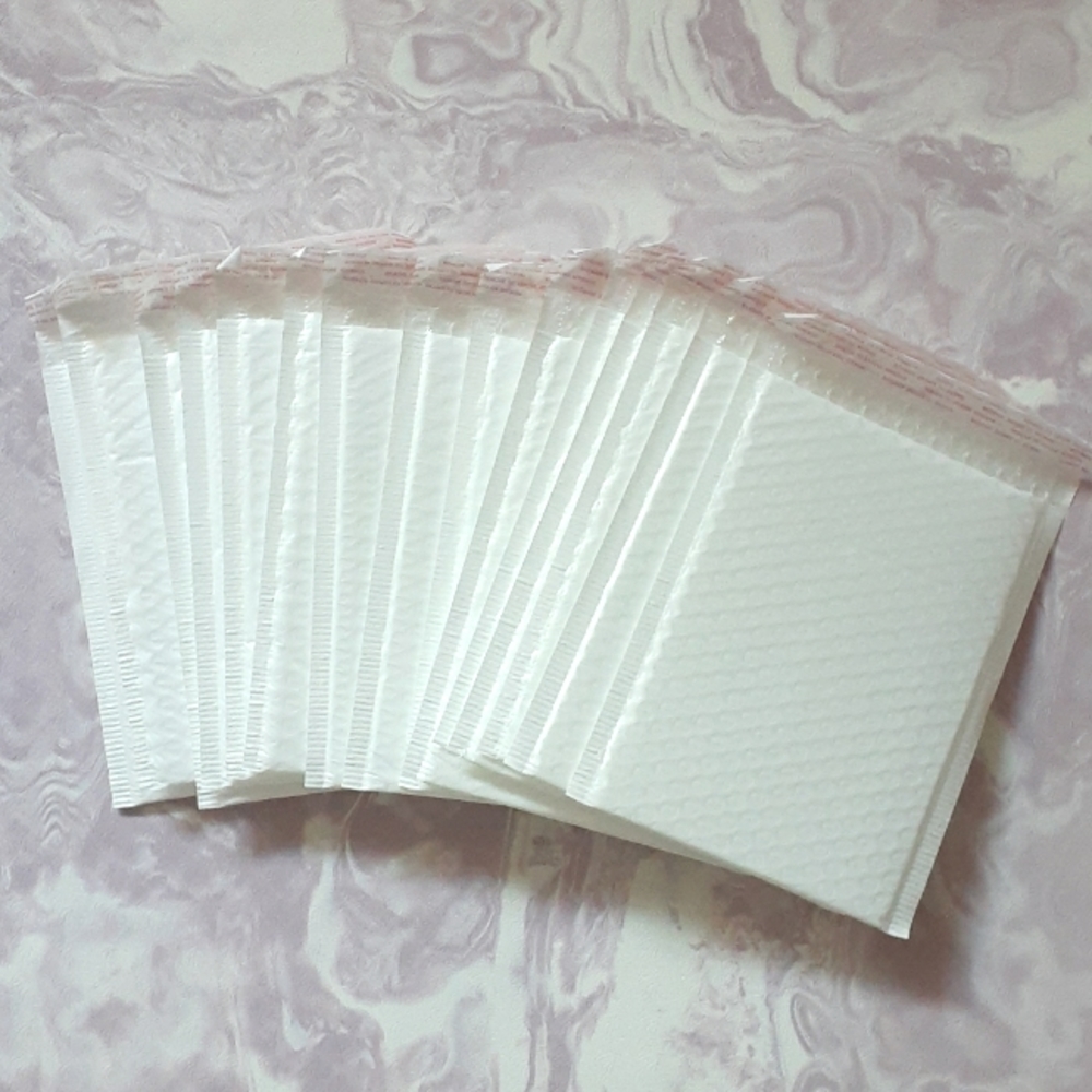 15 Pack White Bubble Mailers 6" x 9"